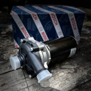 Mercedes M113K 55 AMG Kompressor Intercooler Water Pump