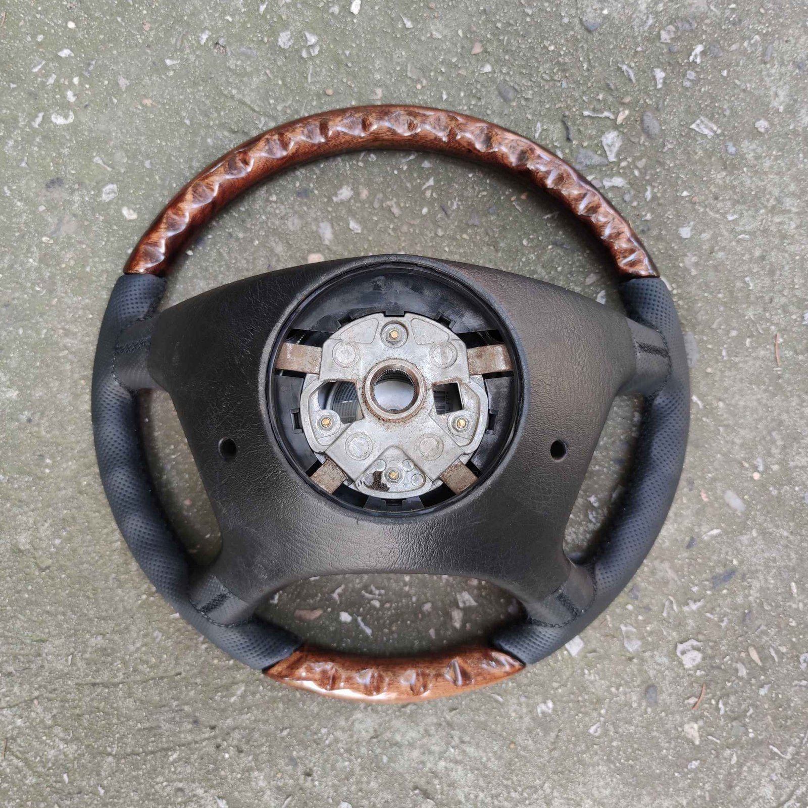 Mercedes R129 W124 W202 W210 W140 Wood Steering wheel with Perforated Leather - Image 6